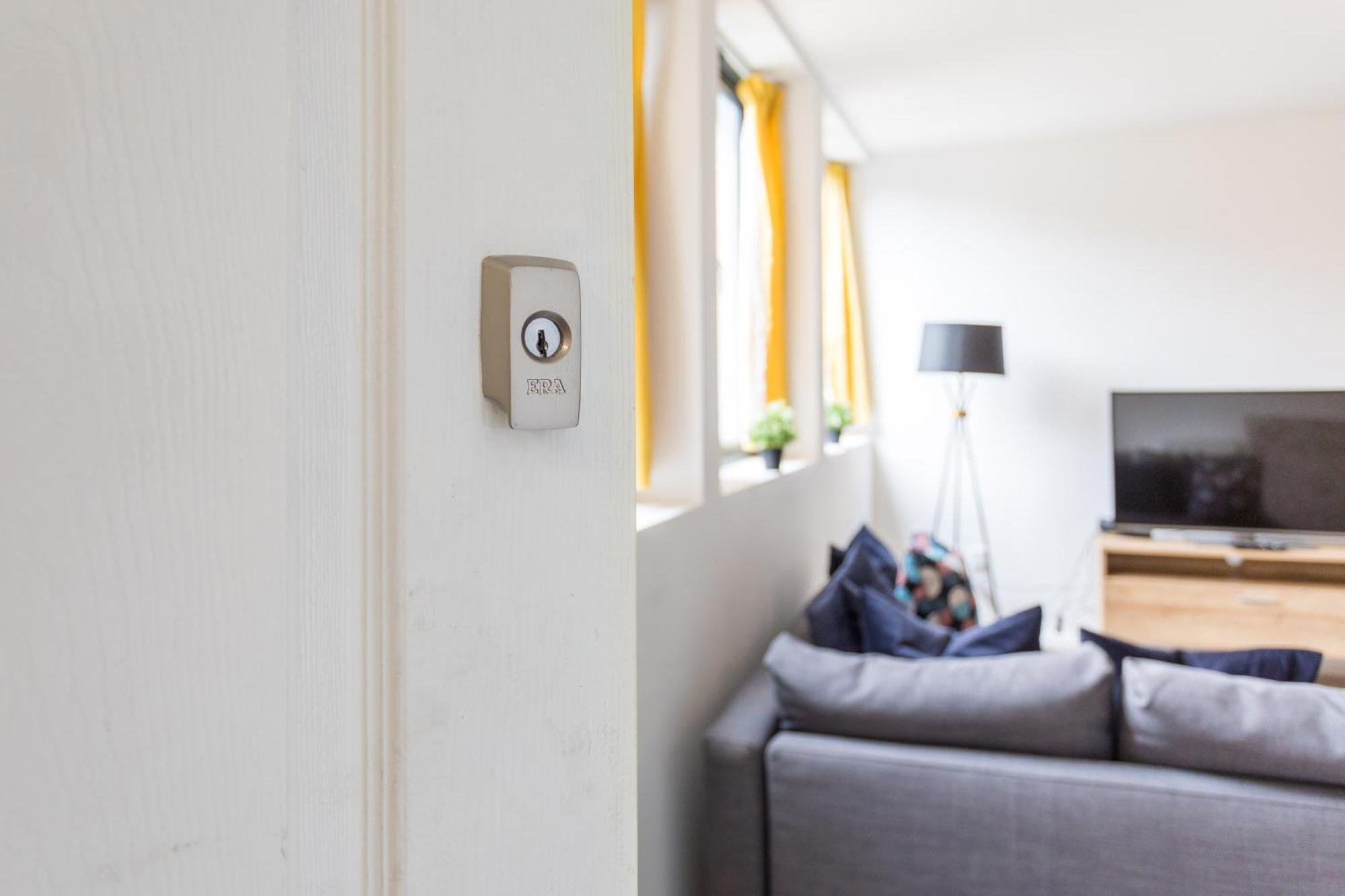 Flat 7- Spacious Studio Flat In The Heart Of Crawley Eksteriør billede