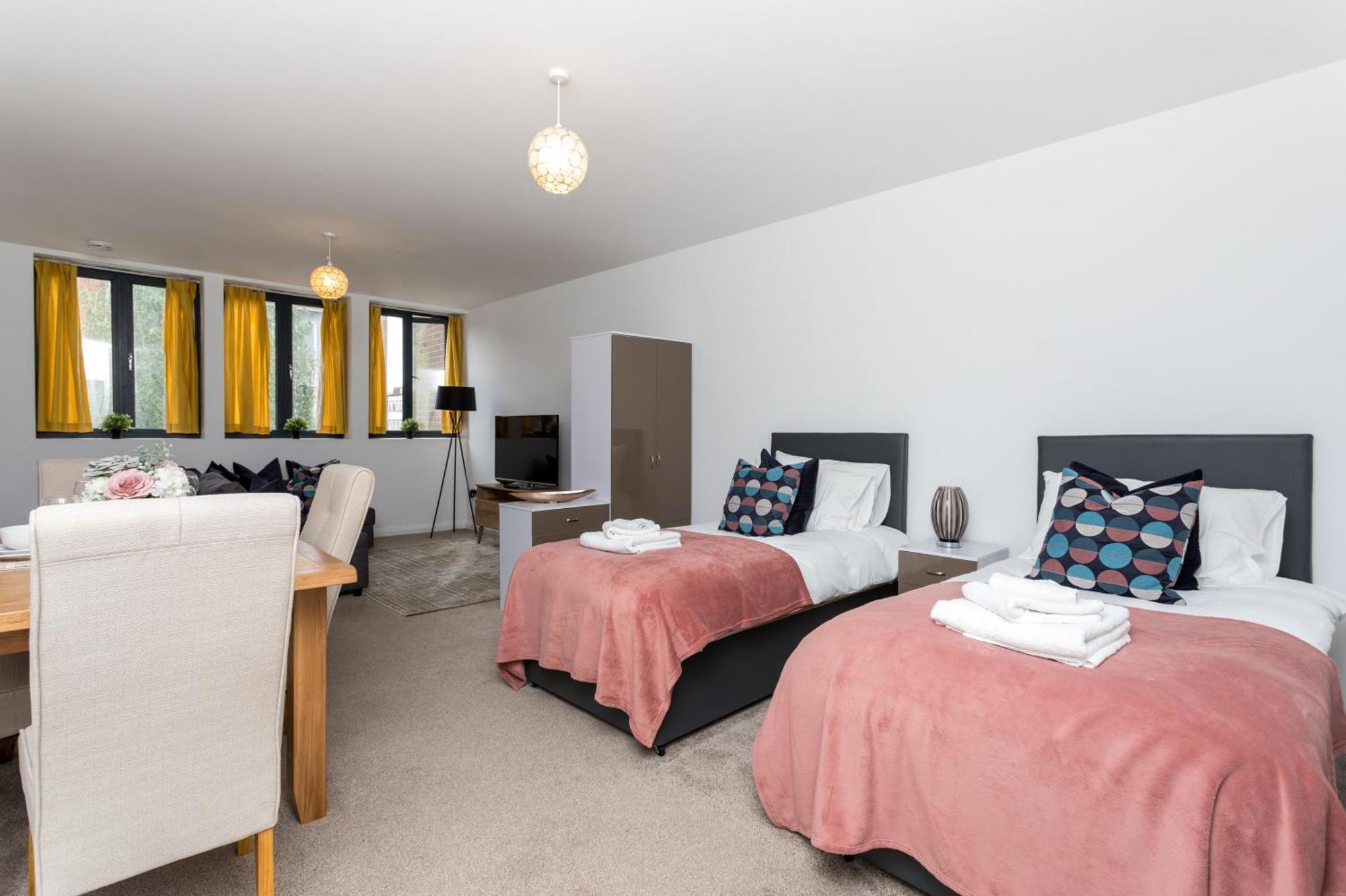 Flat 7- Spacious Studio Flat In The Heart Of Crawley Eksteriør billede